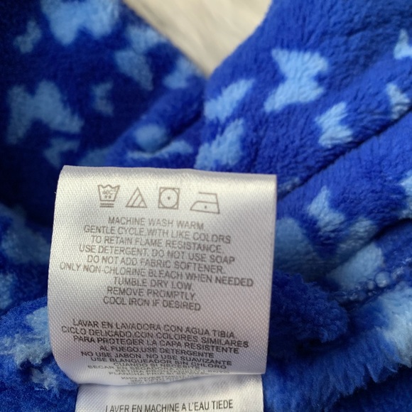 🎊Sold🎊Calvin Klein Girl Plush Bathrobe butterfly - Picture 6 of 6